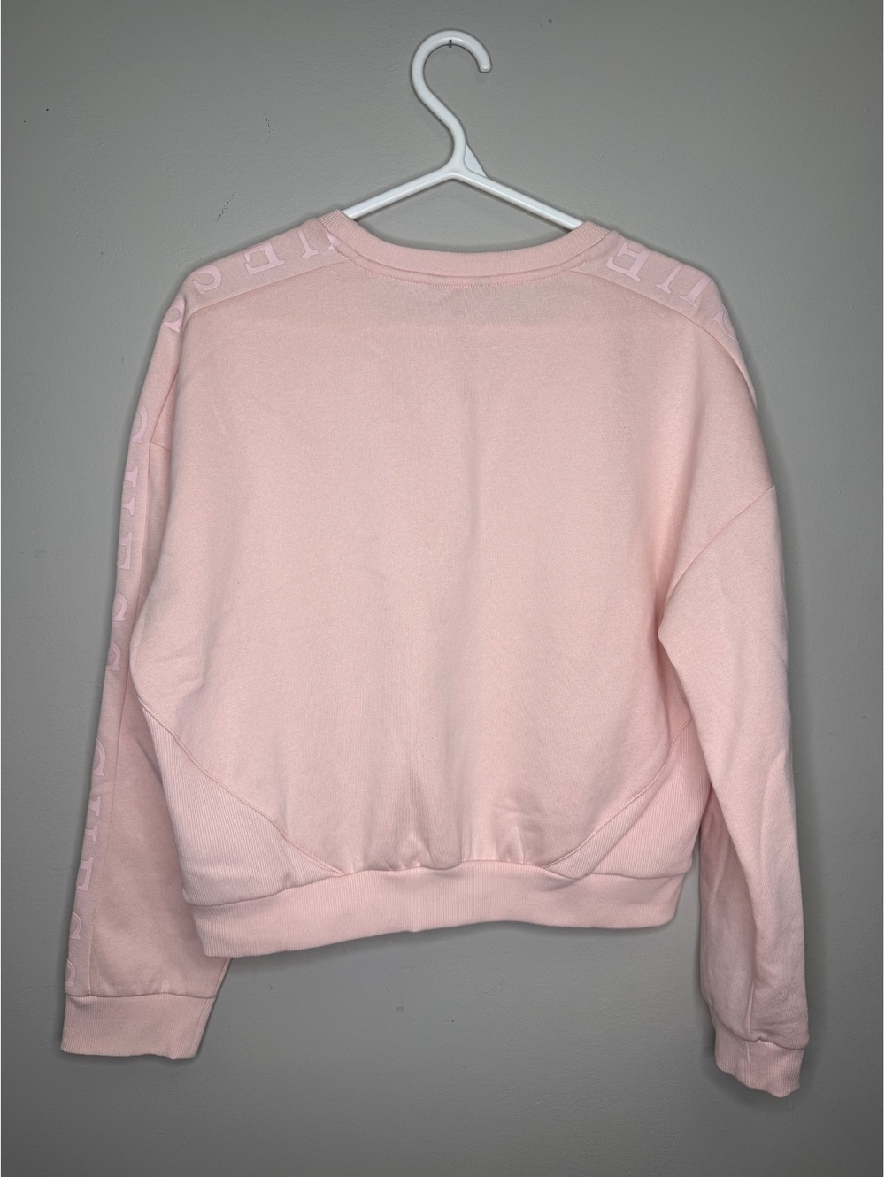 GUESS Pink Cropped Crewneck Sweatshirt Logo Sleeve Tape Women's Size L - Picture 4 of 4